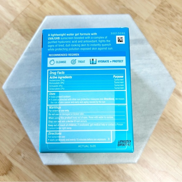 FREE W/$150 PURCH! 💦 Neutrogena Hydro Boost Hylauronic Acid Water Gel SPF 25 - Picture 2 of 3